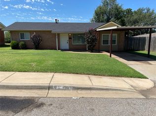 2713 Yorkshire Ave, Moore, OK 73160