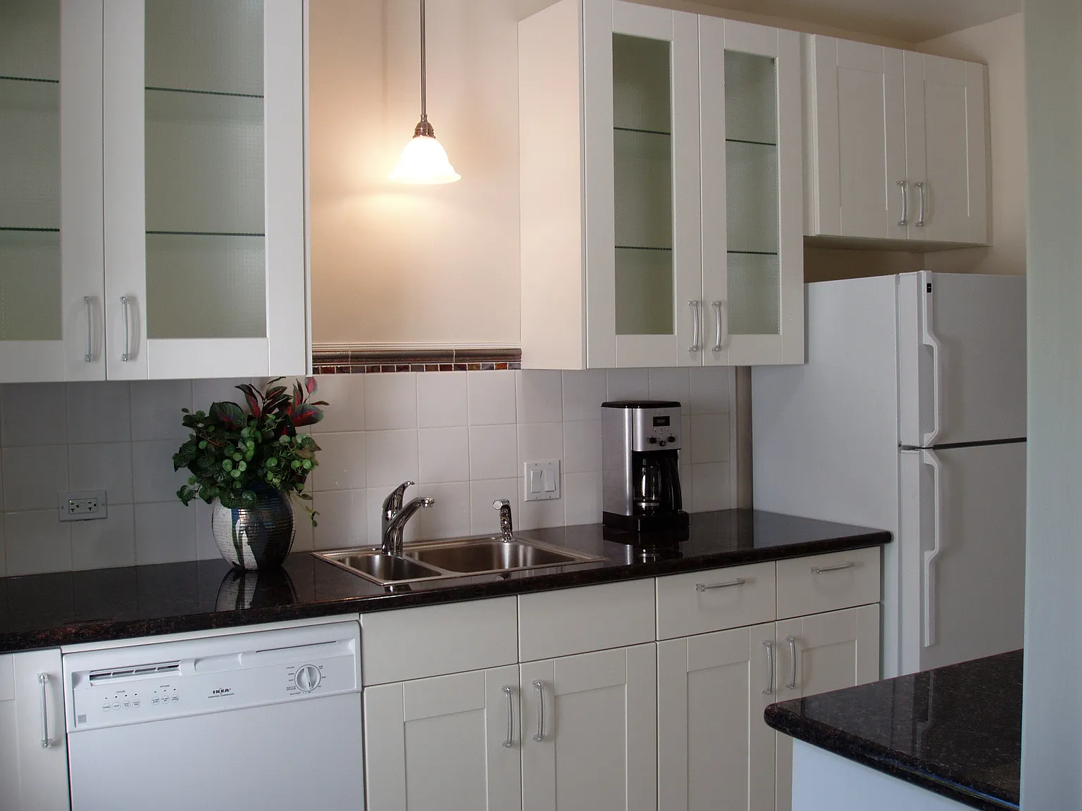 1 bed, 800 sqft, $1,800 — Photo 3