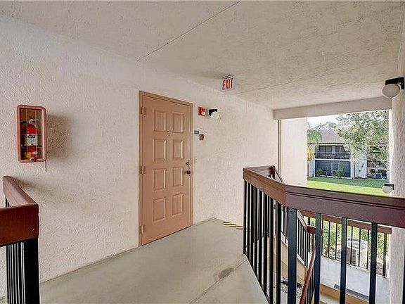 5th image of 5040 Rose Hill Dr APT 204