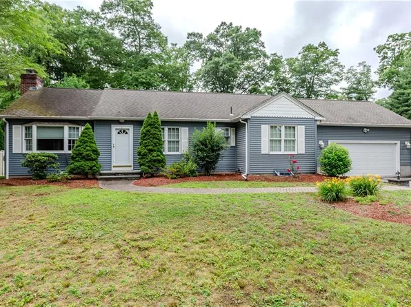 11 Maplecrest Dr, Smithfield, RI 02828
