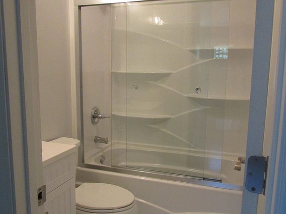 4th image of 302 S Broad St #2SBRO