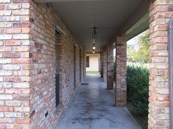 3rd image of 4014 Country Dr