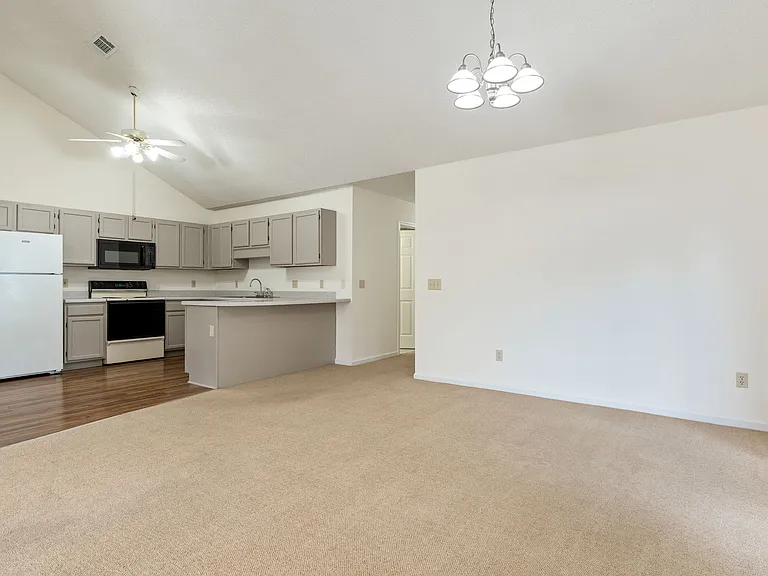 2445 Meadowlark Ln — Photo 10