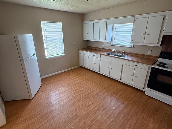 2nd image of 4024 Unit #B