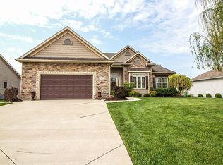 1103 Timber Trl, Wapakoneta, OH 45895