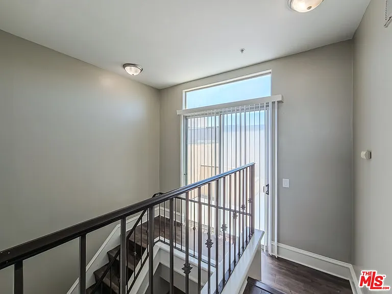 5237 Willowcrest Ave #105 — Photo 22