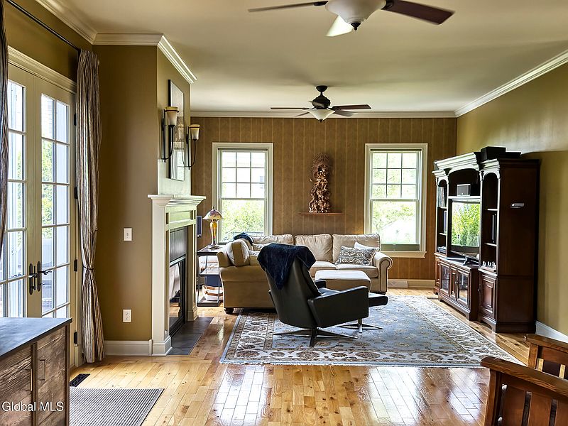 3rd image of 53 Jenna Jo Avenue