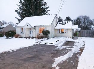 305 Hyland Dr, North Syracuse, NY 13212