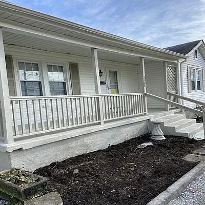 2108 Anderson St — Photo 1
