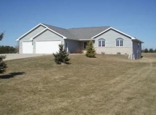 W7218 Deer View Rd, Black Creek, WI 54106