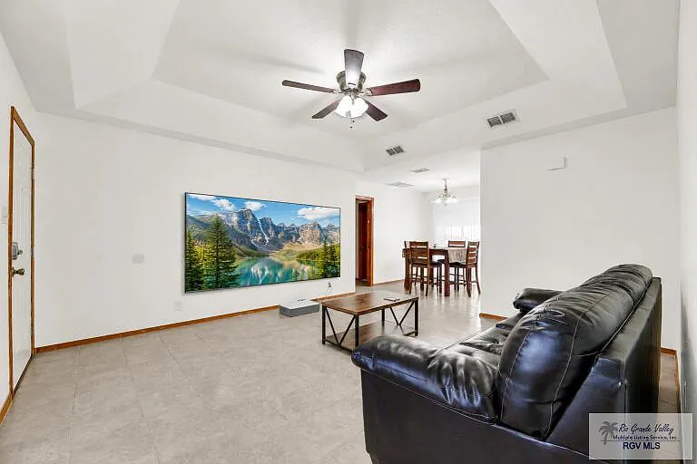 2 bed, 2.0 bath, 1078 sqft, $1,500 — Photo 2