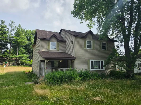 8404 Dorr Rd, Wonder Lake, IL 60097