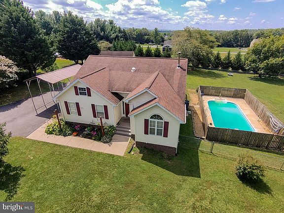2nd image of 308 Redwood Ct