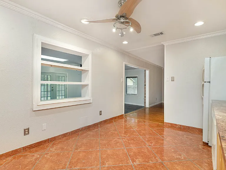 414 E Grenoble Dr — Photo 8
