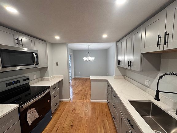 4th image of 1100 Salem St APT 6