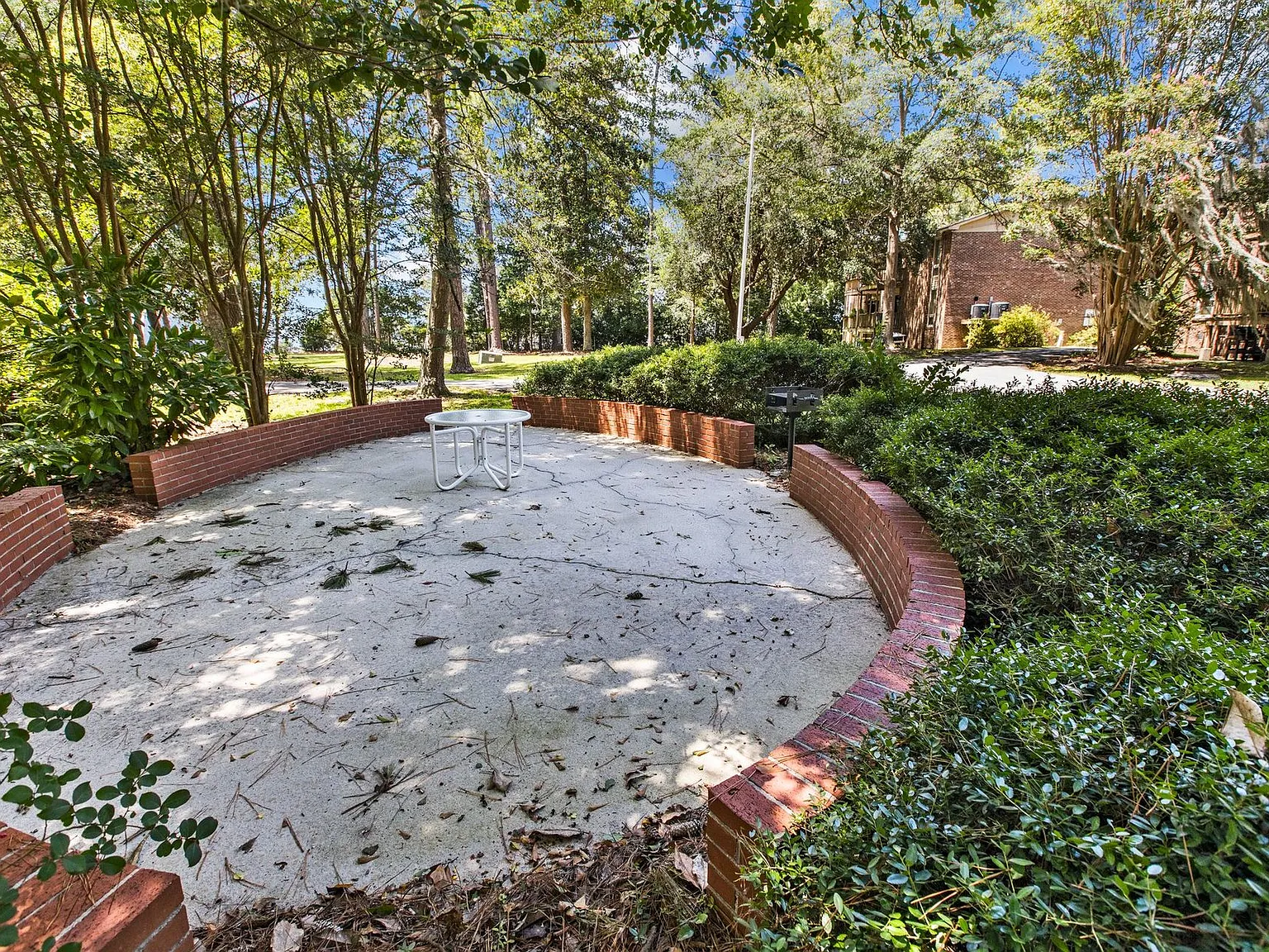 Neuse Woods Apartments — Photo 1