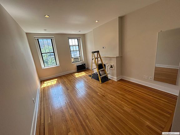 3rd image of 59 W 8th St APT 5D