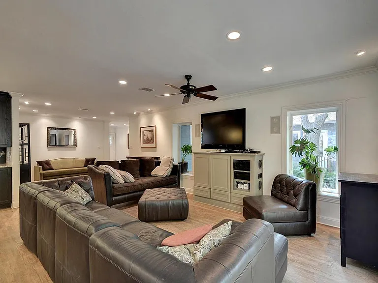 5018 Shoal Creek Blvd — Photo 8