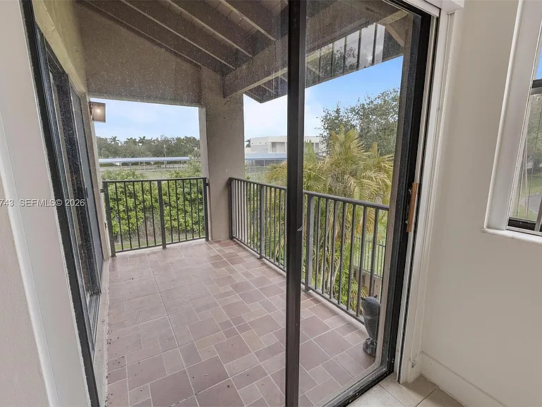 210 W Park Dr #2052 — Photo 1