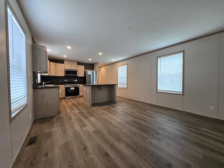 29800 Guilford Cir #288 — Photo 2