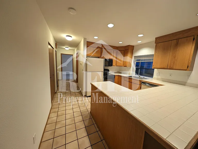 305 Shore Dr #307 — Photo 14