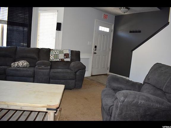 3rd image of 725 N Black Horse Dr