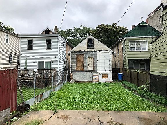 3rd image of 836 N Washtenaw Ave