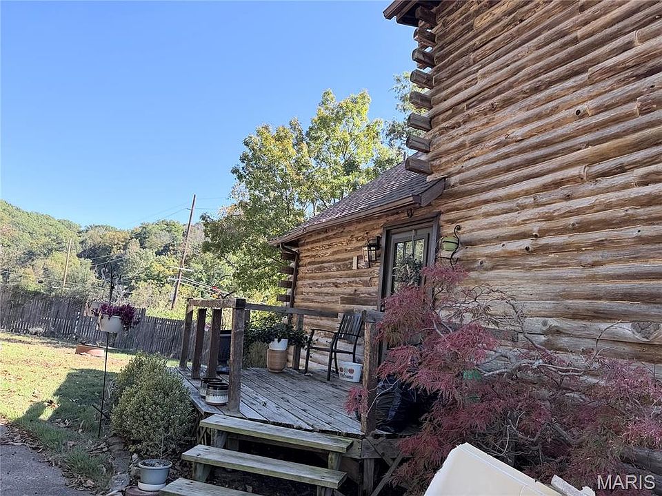 2nd image of 3774 Rim Rd
