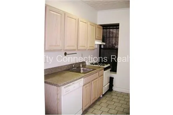 Rented by City Connections Realty | media 40