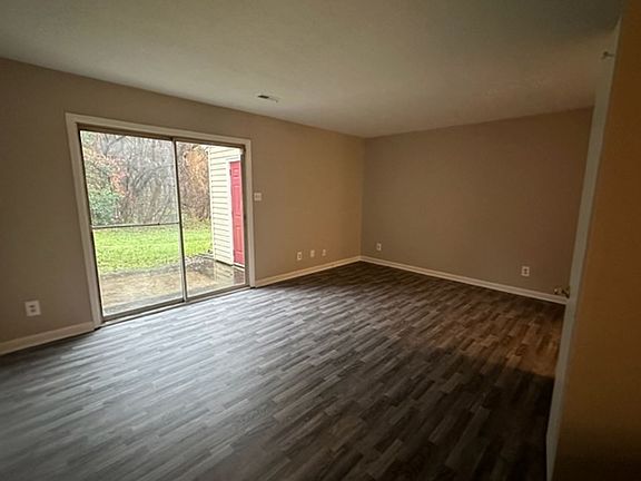 3rd image of 3529C Lynhaven Dr
