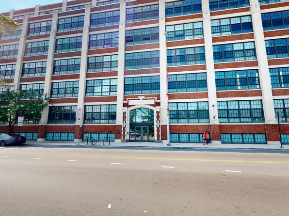 3963 W Belmont Ave Unit 228, Chicago, IL 60618