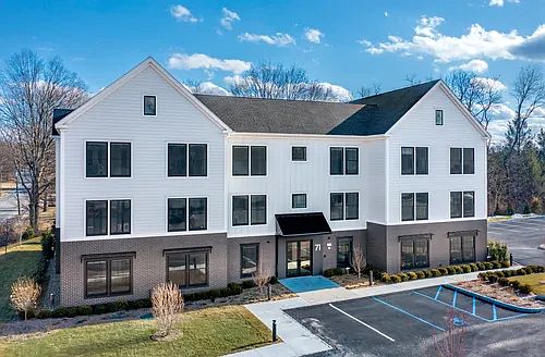 1st image of 71 E Main St #330613ddb