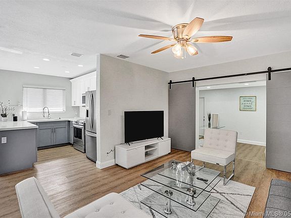 3rd image of 1344 NW 9th Ave #1