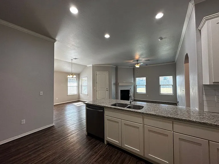 2316 Alta Vista Ln — Photo 10