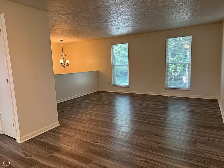 7717 Cambridge Dr — Photo 6