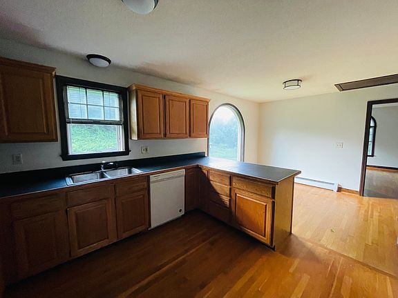 4th image of 264 Smith Hill Rd #2