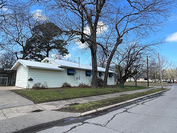 3rd image of 1647 E Okmulgee Ave