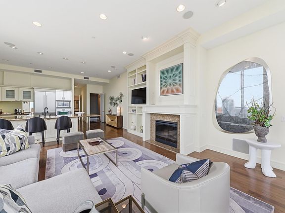 2nd image of 2727 Kirby Dr APT 16C