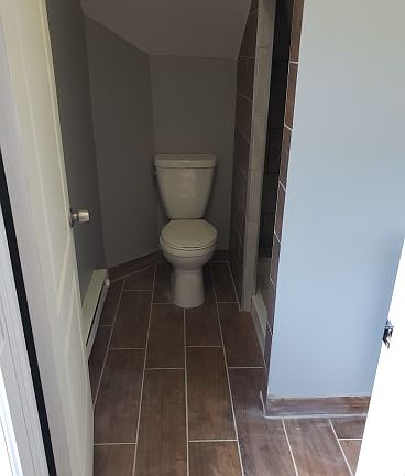 4th image of 1552 Elm St APT 2