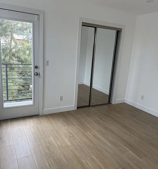 227 N Park View St #1/2 — Photo 6