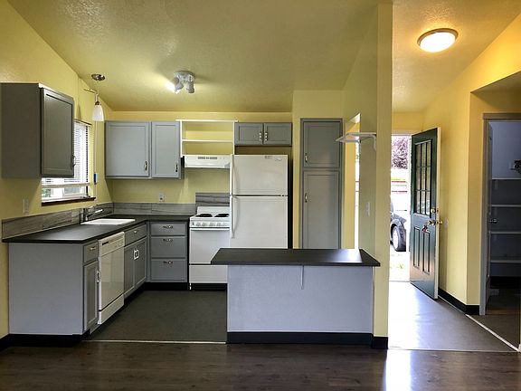 4th image of 3636-3646 SE 86th Ave