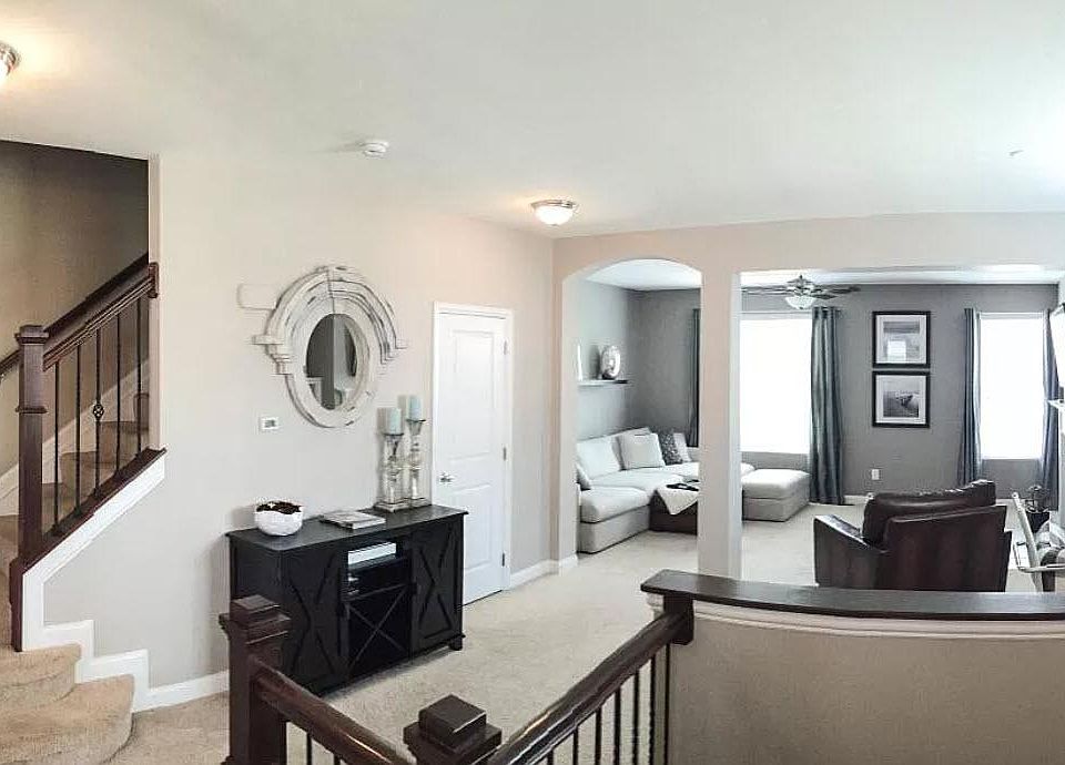 1st image of 2782 Acarie Dr