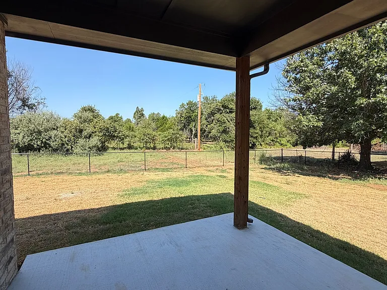 16409 April Dr — Photo 4