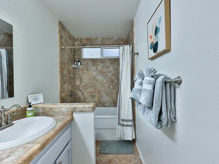115 Rambling Dr — Photo 29