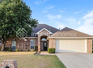 2105 Nugent Dr, Mansfield, TX 76063