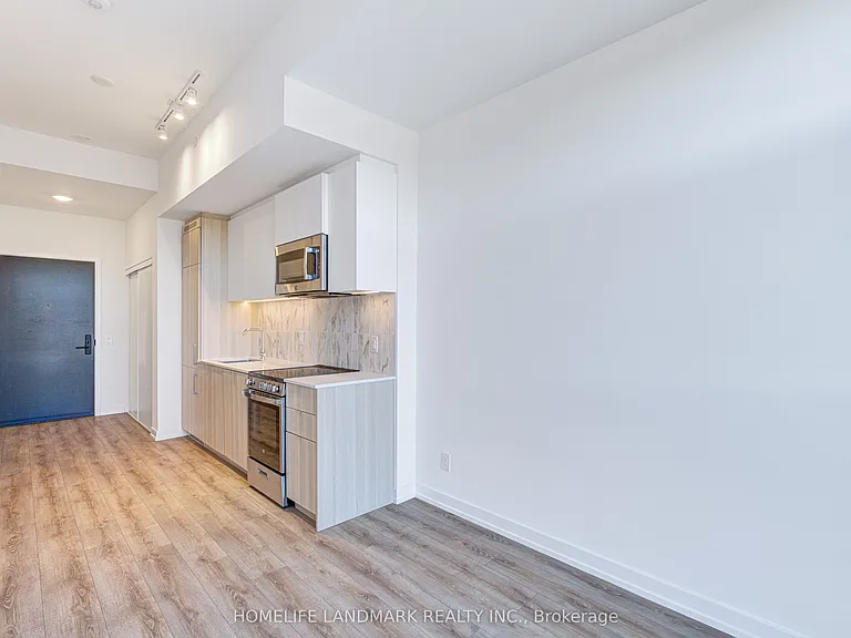 500 Dupont St #310 — Photo 10