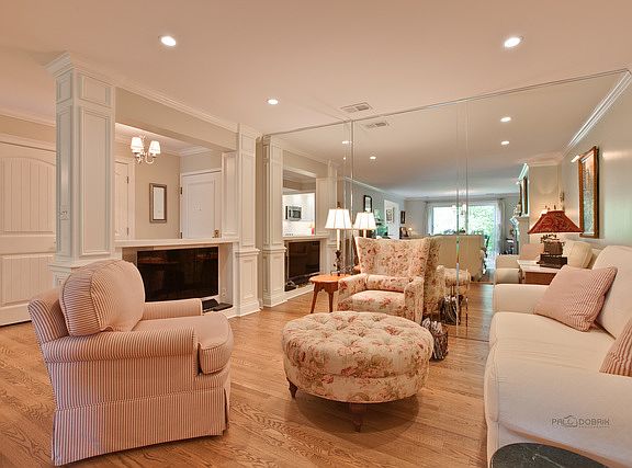5th image of 140 Franklin Pl E APT 107