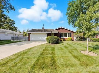 6524 W Carpenter Ave, Greenfield, WI 53220