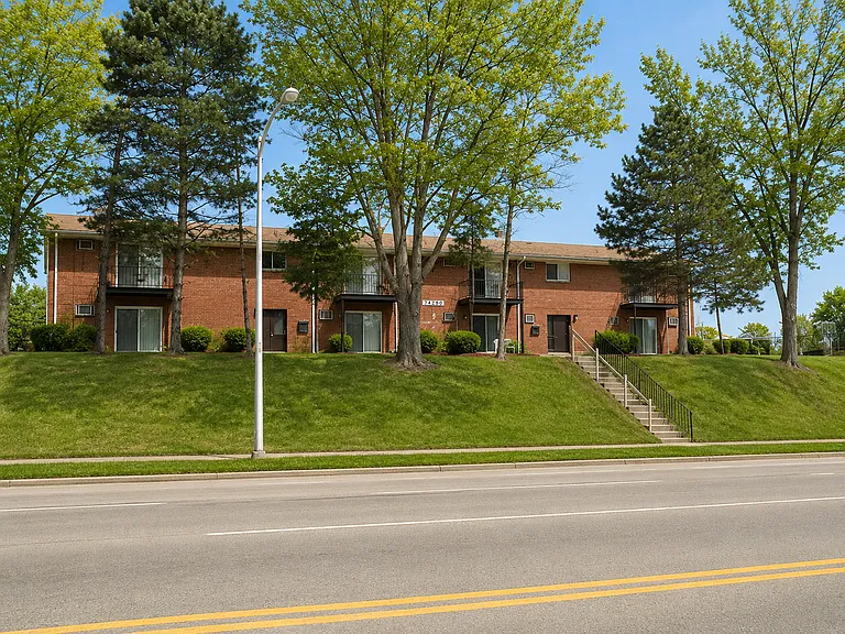 24280 Outer Dr #8 — Photo 11
