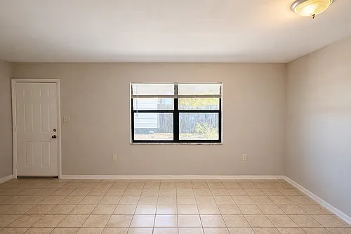 2068 Franklin St Photo 1